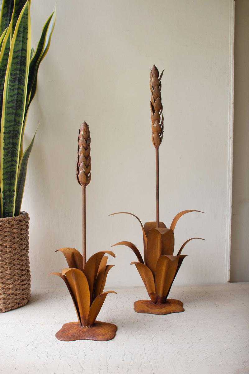 Rustic Metal Aloe Plants With Flowers