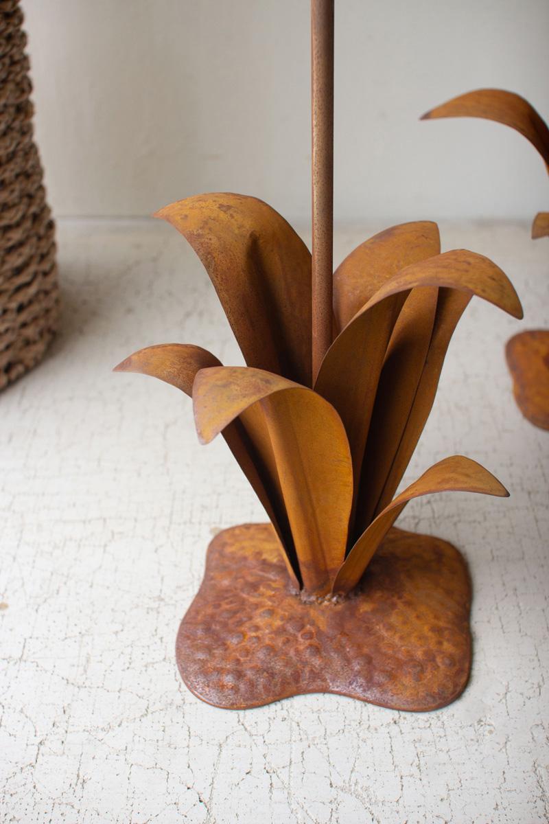 Rustic Metal Aloe Plants With Flowers